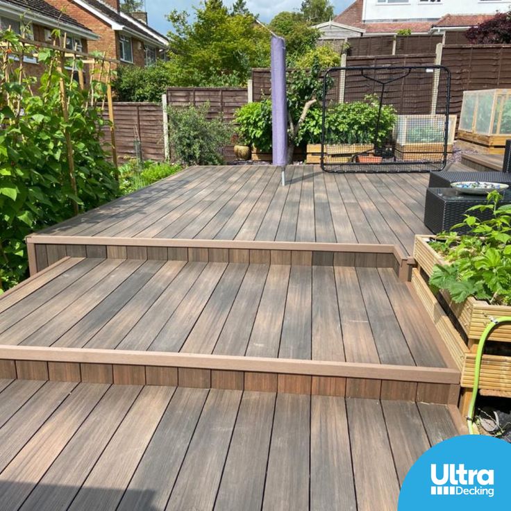 a outdoor way
deck designe
